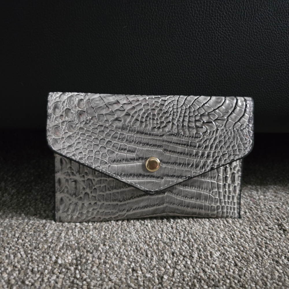 Elegant Crocodile Pattern Handbag Set - Black and Gray - Picture 5 of 7